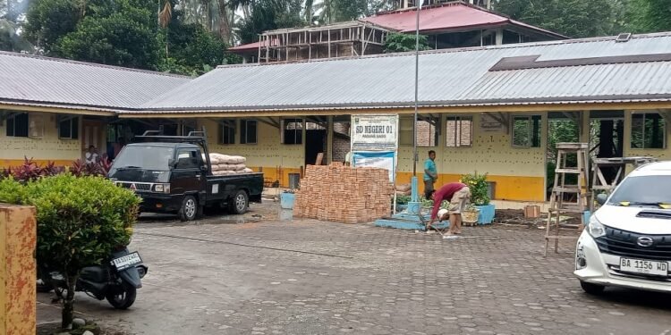 Rp786 Juta Revitalisasi SDN 01 Padang Sago Dipertanyakan, Besi Rangka Baja Lama Disorot