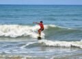 Perdana Digelar di Pantai Tiram, 67 Peselancar Adu Nyali di Padang