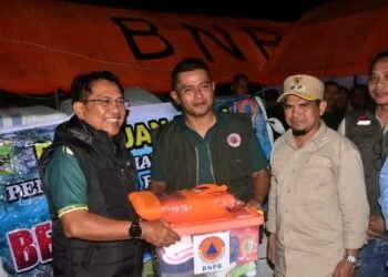 Padang Pariaman Peduli Korban Galodo Solok, Bupati John Kenedy Antar Langsung Bantuan