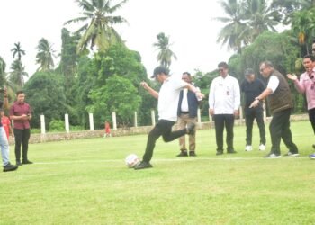 Wabup Rahmat Hidayat Resmi Buka Pertandingan Sepak Bola PORPROV XVI Sumatera Barat di Padang Pariaman