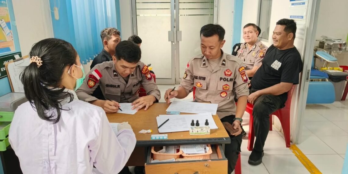 HUT ke-75 Humas Polri, Polres Bengkayang Gelar Donor Darah untuk Bantu Sesama