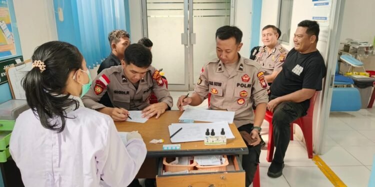 HUT ke-75 Humas Polri, Polres Bengkayang Gelar Donor Darah untuk Bantu Sesama