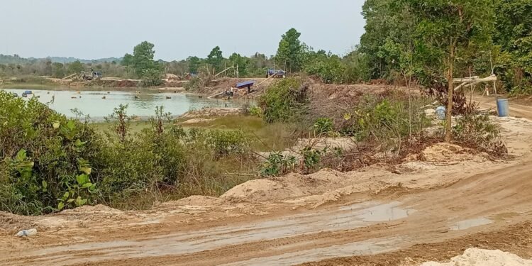 Santer Nama Elvis & Helen Dimedia “Aktifitas Tambang Pasir Diduga Ilegal Tak Tersentuh Hukum”.
